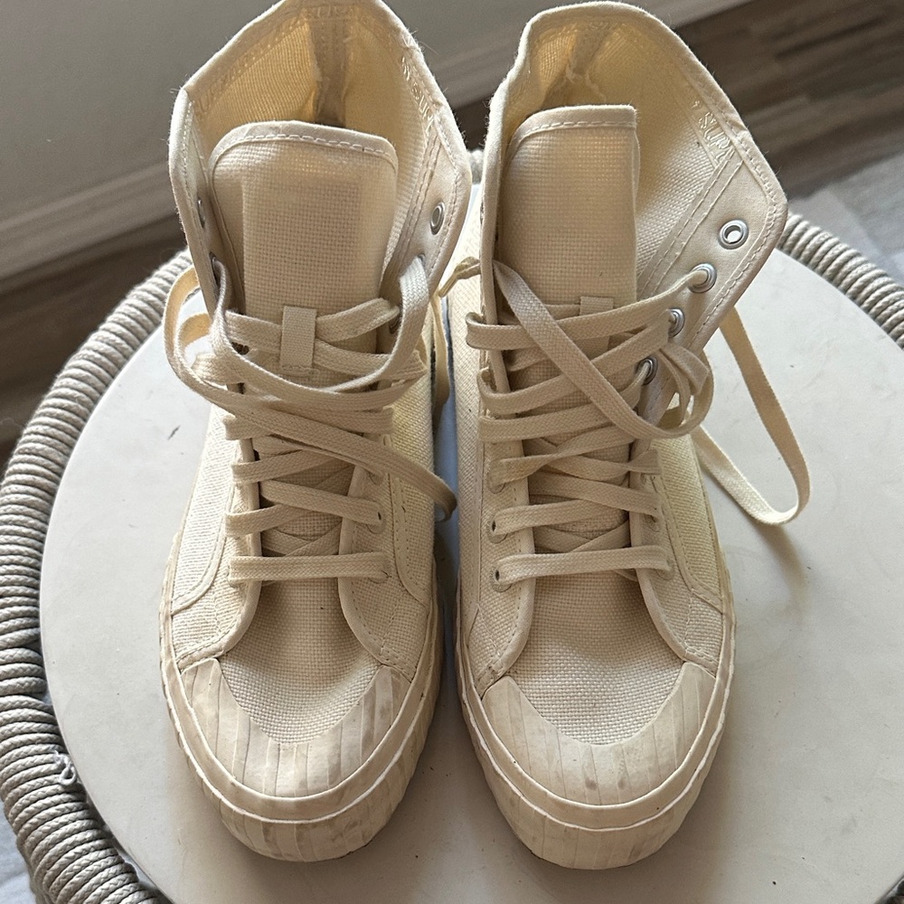 Superga Cream women’s High-Top Sneakers
